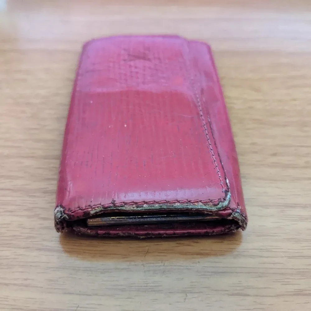 Louis Vuitton Epi Key Holder/Wallet #1143💥PRICE DROP💥